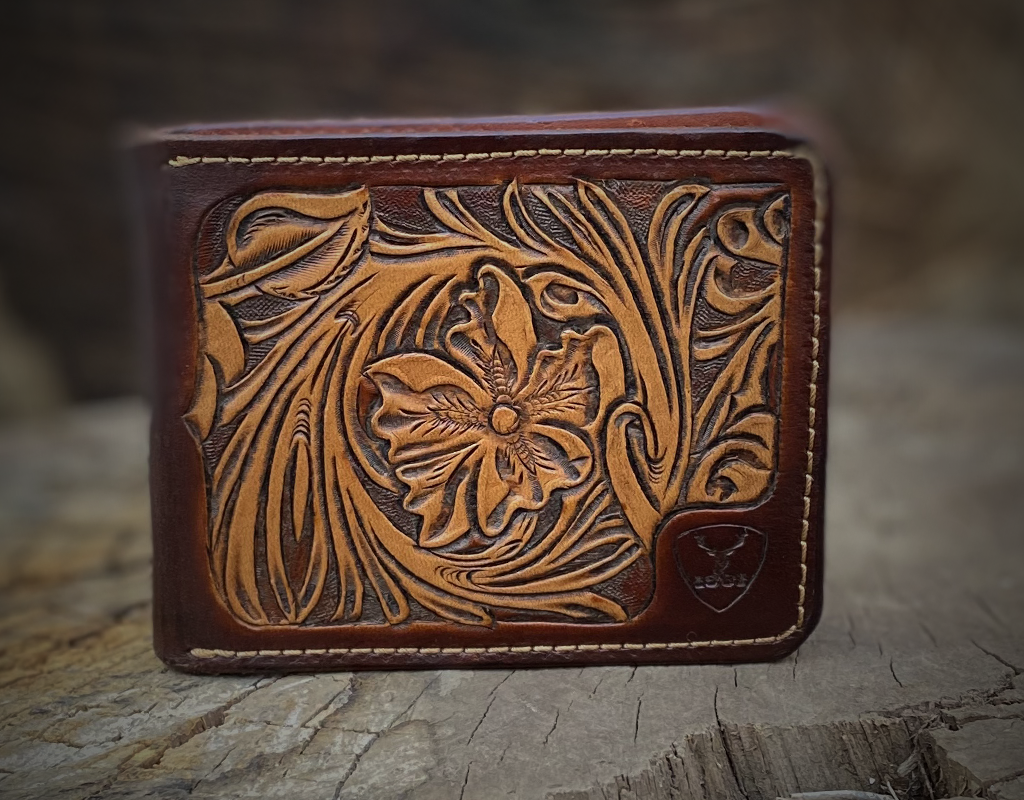 Cartera de cuero hecha a mano con flores talladas - Estilo clip para billetes