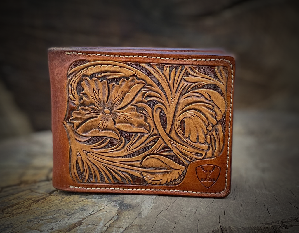 Cartera de cuero hecha a mano con flores talladas - Estilo clip para billetes